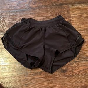 Lululemon black hotty hot shorts size 0